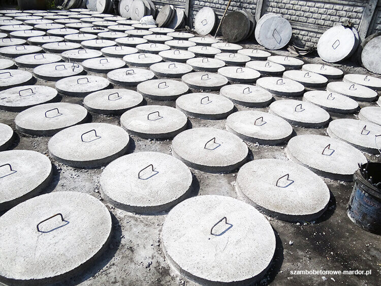 Wytrzymałe włazy do szamb betonowych z zabezpieczeniami w Opalenicy